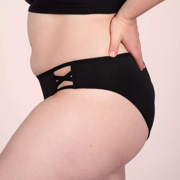 menstruatsioonipesu woman ultra külje pealt